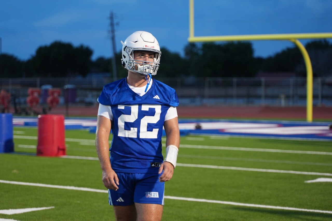 Gregory-Portland linebacker Tate Mitchell