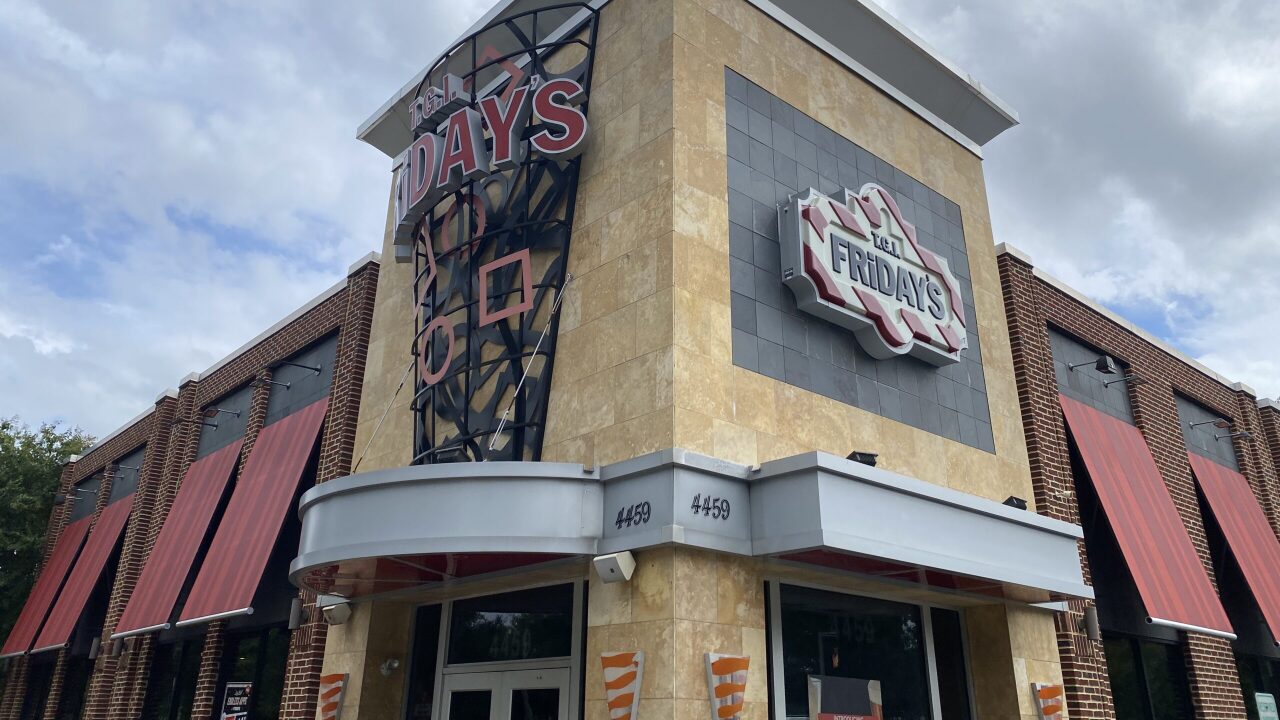 tgi-fridays-white-oak-scaled.jpg