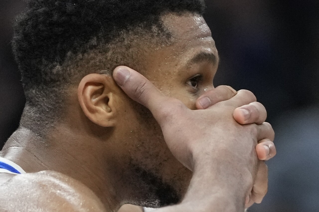 Hornets Bucks Basketball