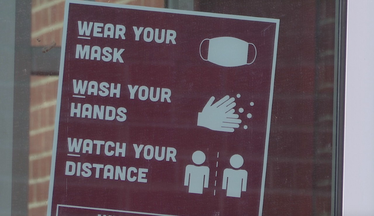 UM COVID Mask Sign