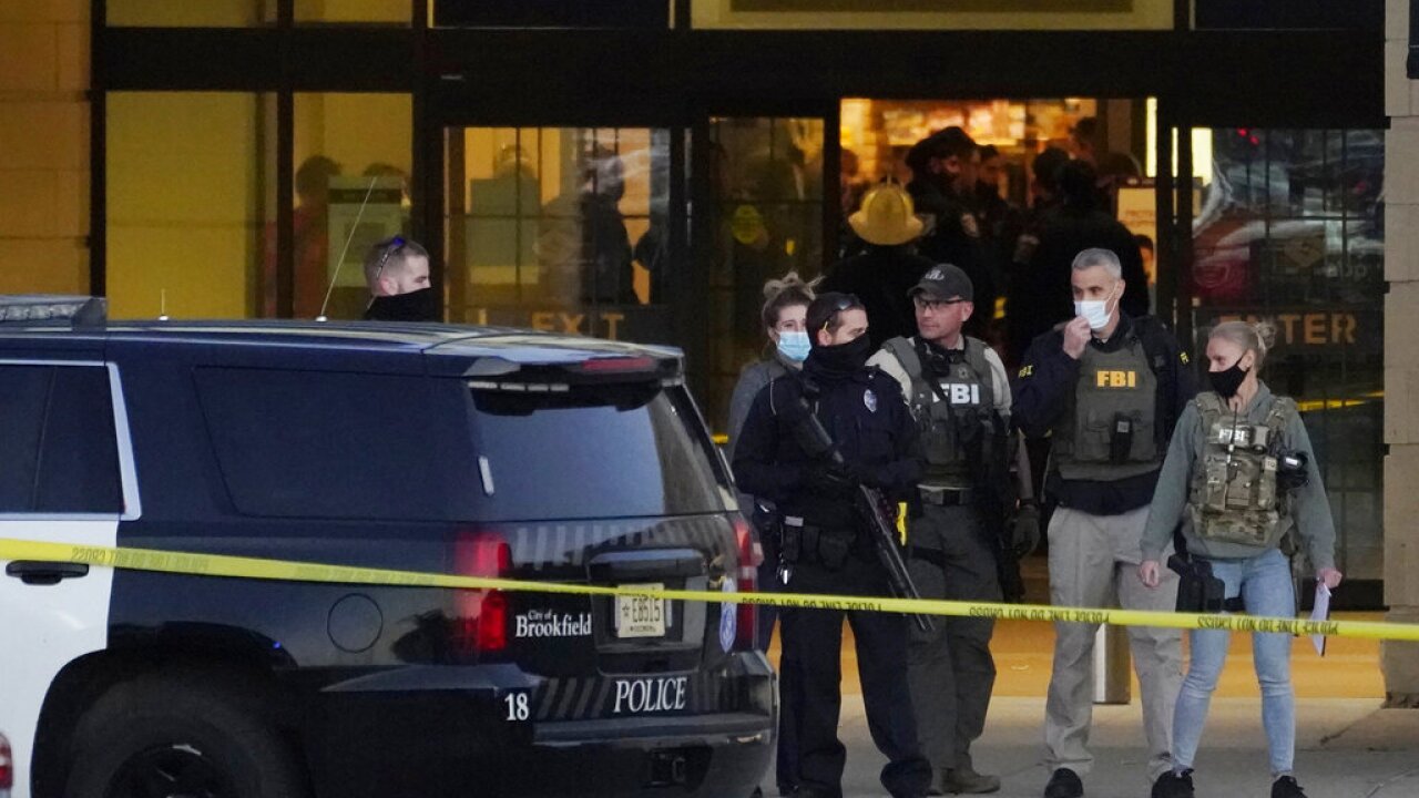 Teen charged in mall shooting to contest move to adult court