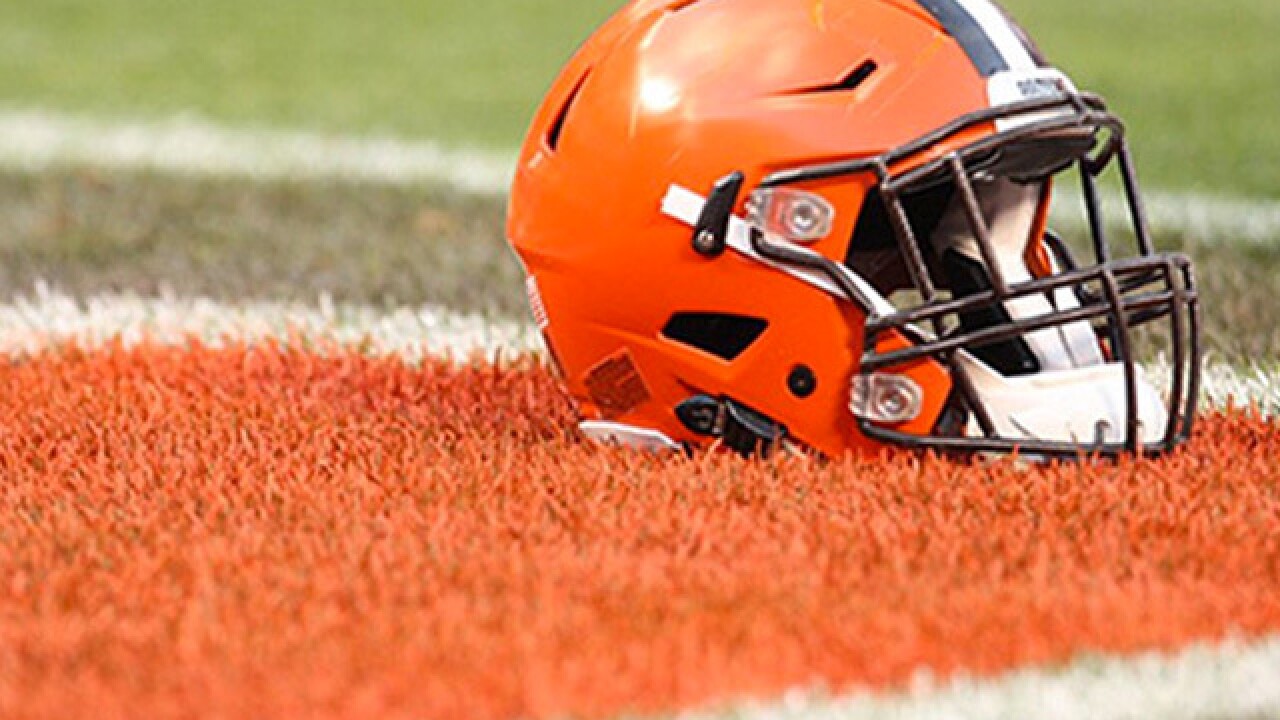 Garrett struts stuff in debut as Browns beat Saints 20-14