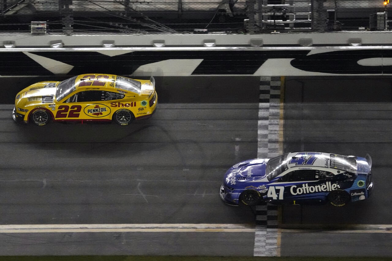 Ricky Stenhouse Jr.'s car crosses finish line to win 2023 Daytona 500
