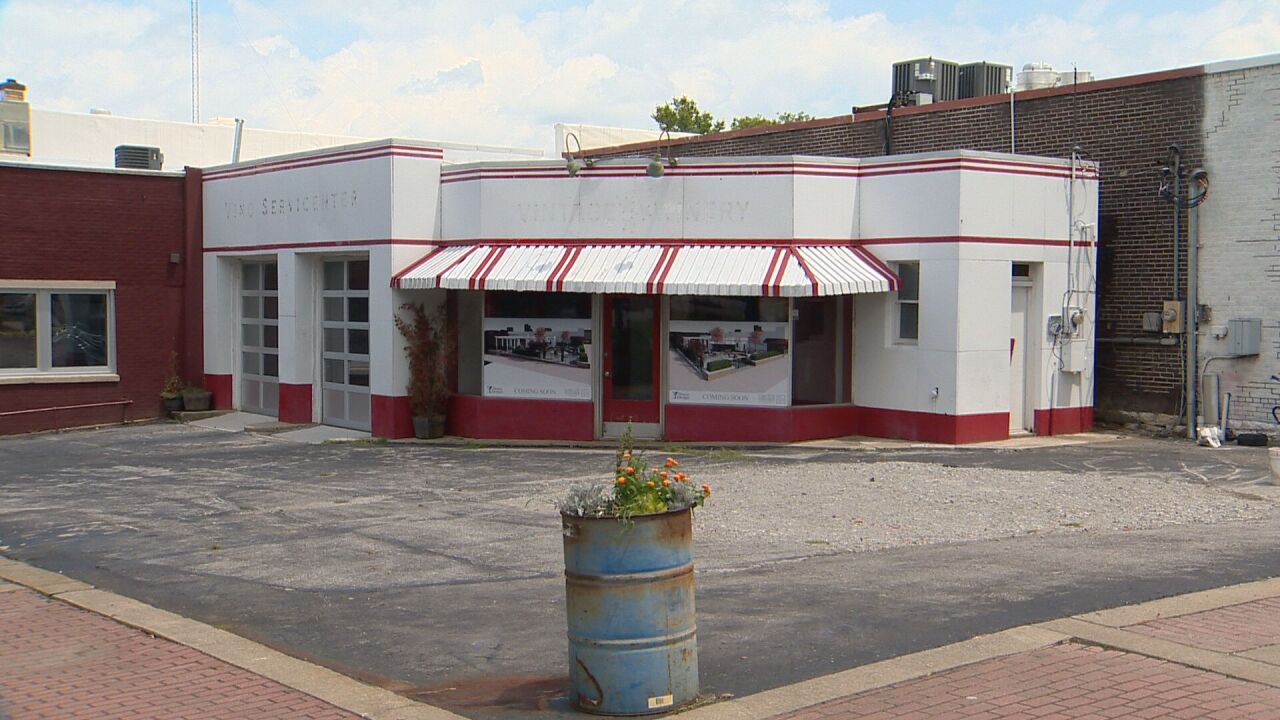 American Pickers' host plans to revitalize old Columbia service ...