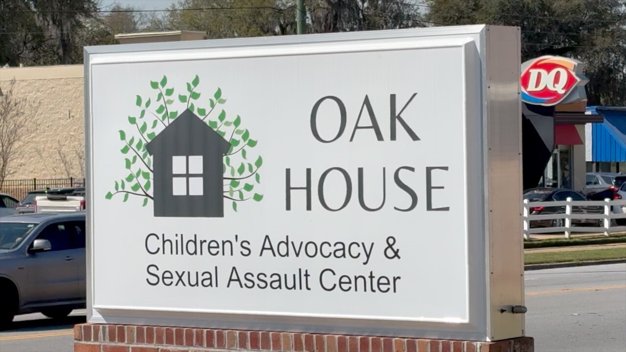 Oak House Sign
