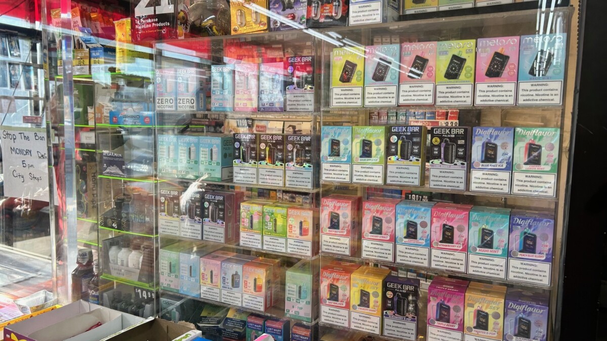 Denver City Council votes 11-1 to approve flavored tobacco ban Denver City Council votes 11-1 to approve flavored tobacco ban