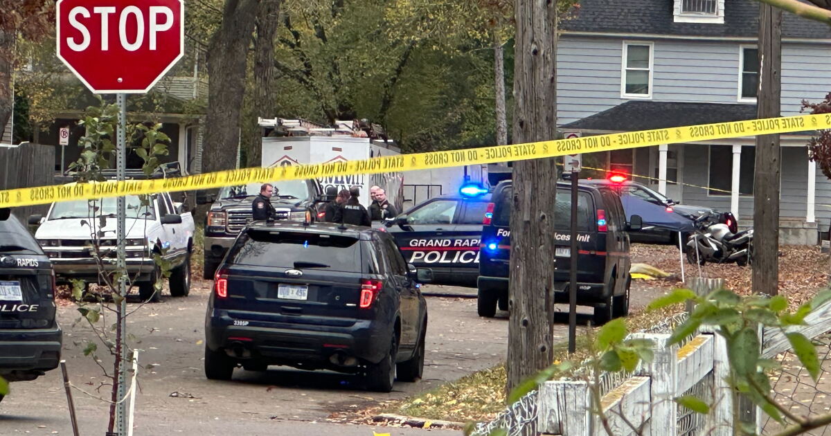 Garfield Park to hold peace vigil after police find 3 bodies in neighborhood - Vimarsana News