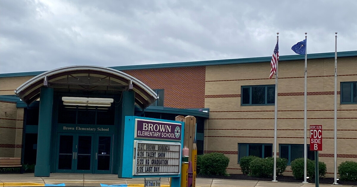Indiana school district fires employees accused of forcing student to eat vomit - Vimarsana News