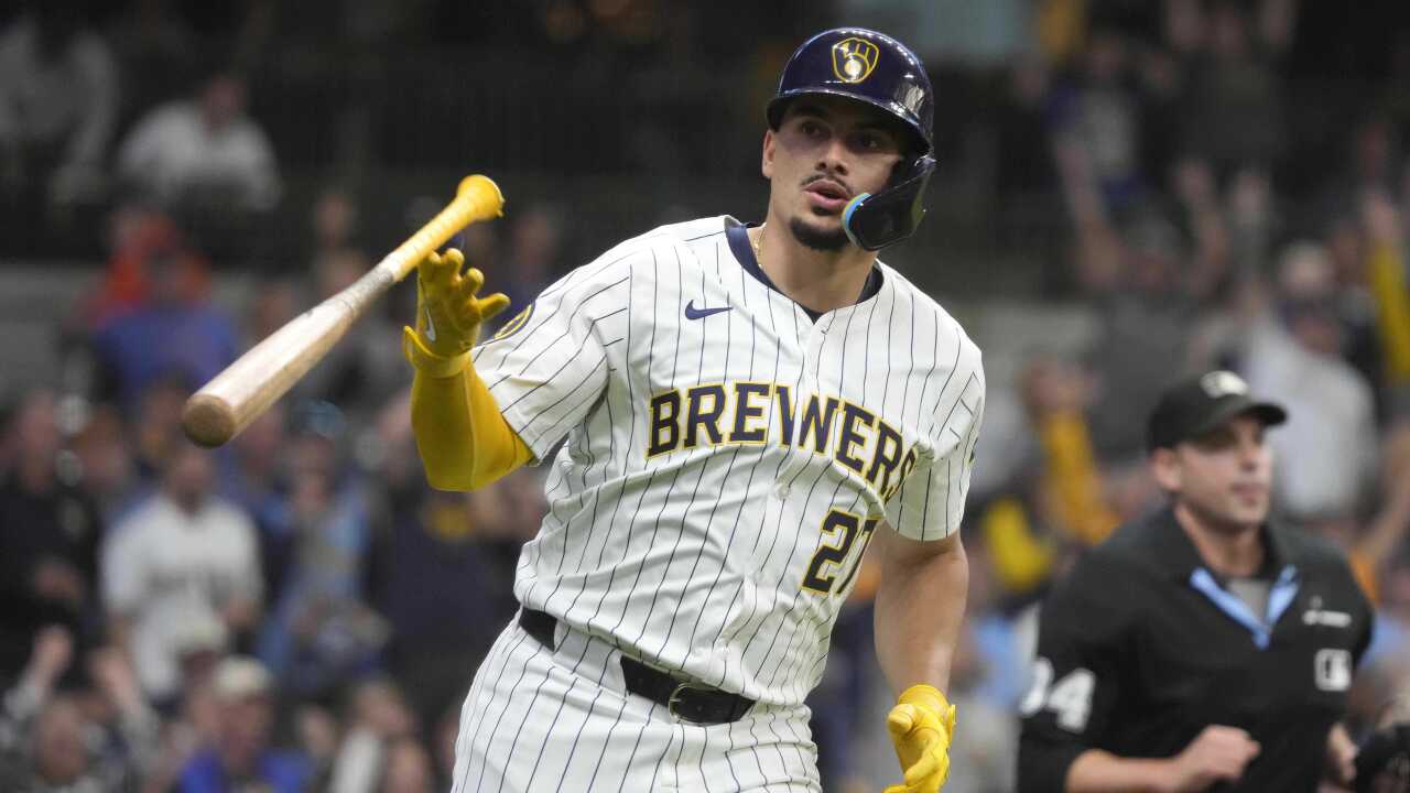Willy Adames agrees to $182 million, 7-year deal with the Giants, AP source says