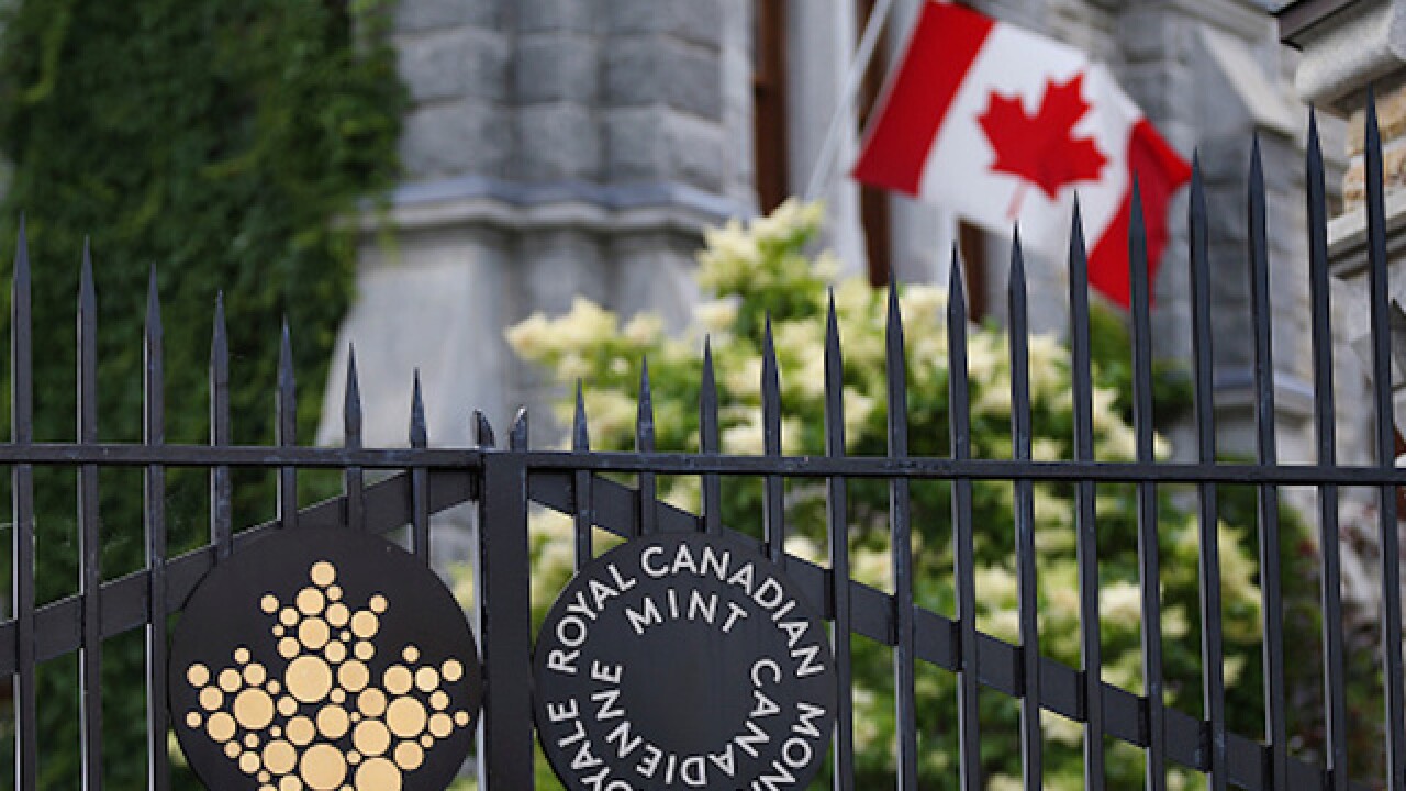 Canadian man caught stealing $165,000 in gold in rectum