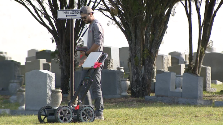 Ground-penetrating radar