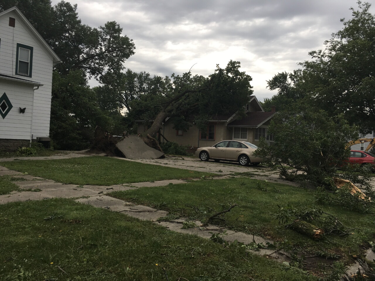 Wind damage in Hooper