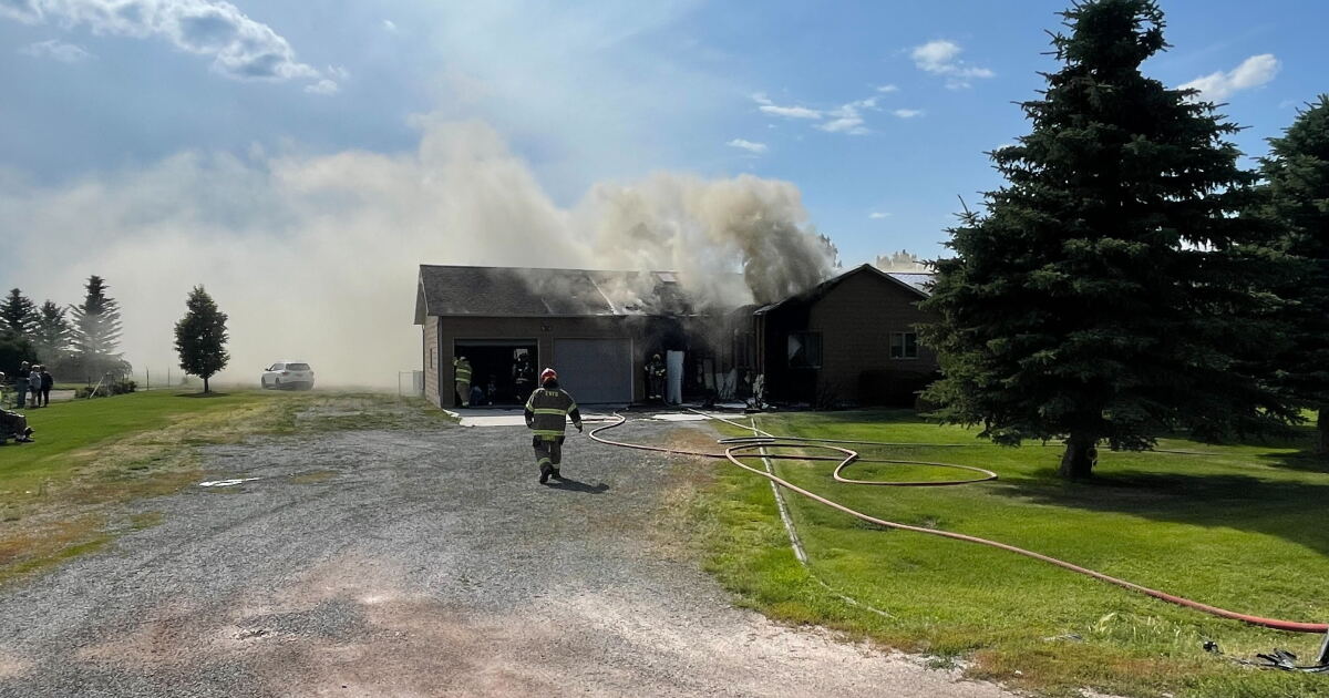 Crews respond to a structure fire in Helena Valley - Vimarsana News