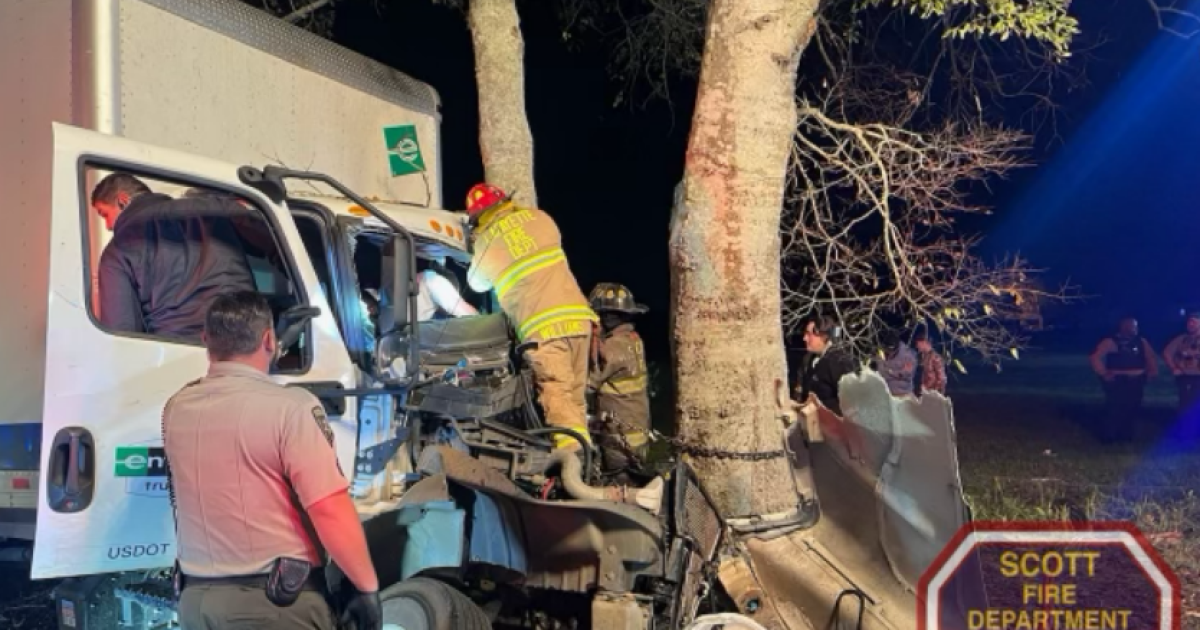 Two in critical condition after box truck crash in Scott - Vimarsana News