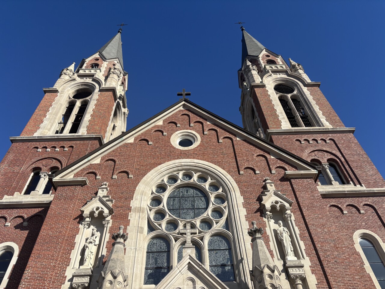 Saint Therese relics arrive at Holy Hill for weekend visit, drawing thousands of Catholic faithful