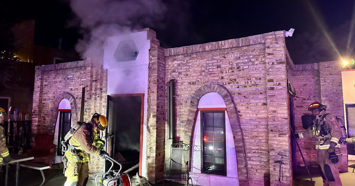 Colorado Spring Fire Fighters extinguish two-alarm fire near Broadmoor - Vimarsana News