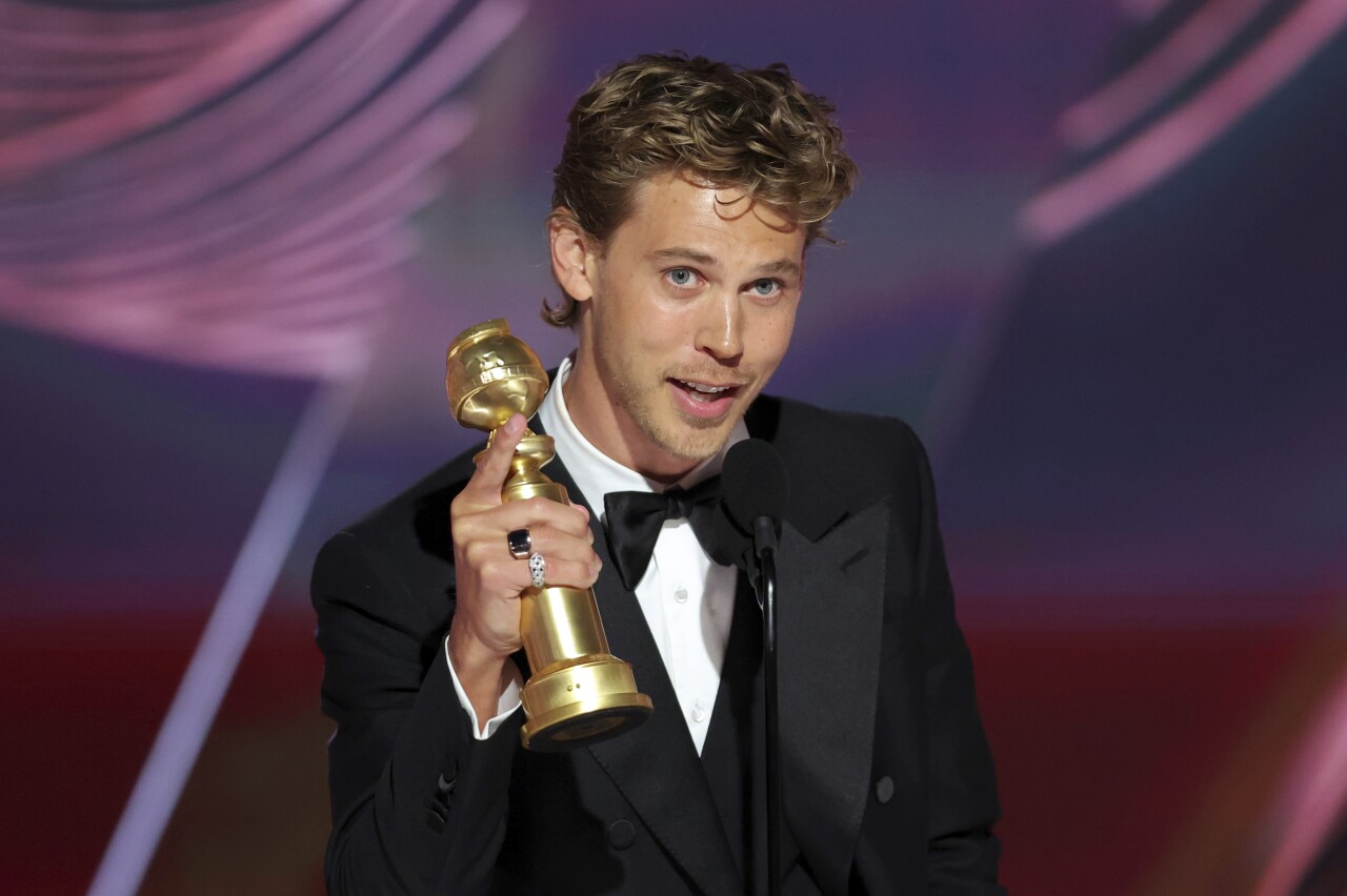 Austin Butler accepts Golden Globe for 'Elvis'