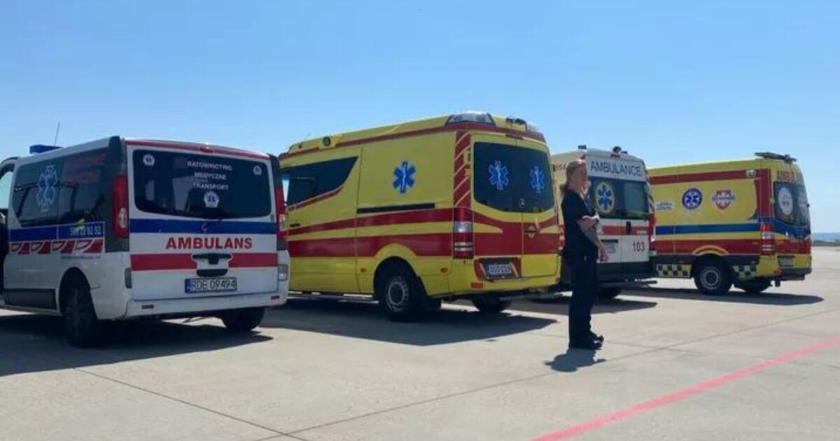 Lokaler Sanitäter auf dem Weg zurück in die Ukraine für einen medizinischen Einsatz Lokaler Sanitäter auf dem Weg zurück in die Ukraine für einen medizinischen Einsatz