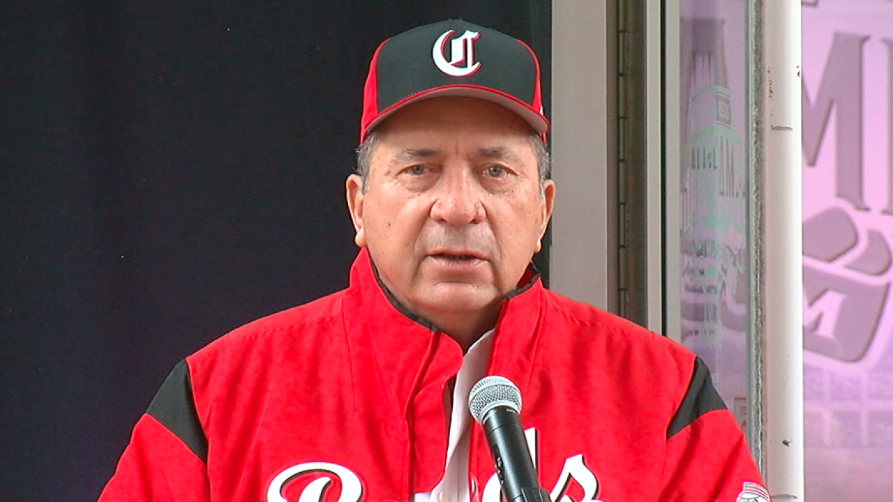 Johnny Bench Award Will Now Include College Softball And High School Catchers Johnny Bench Award Will Now Include College Softball And High School Catchers