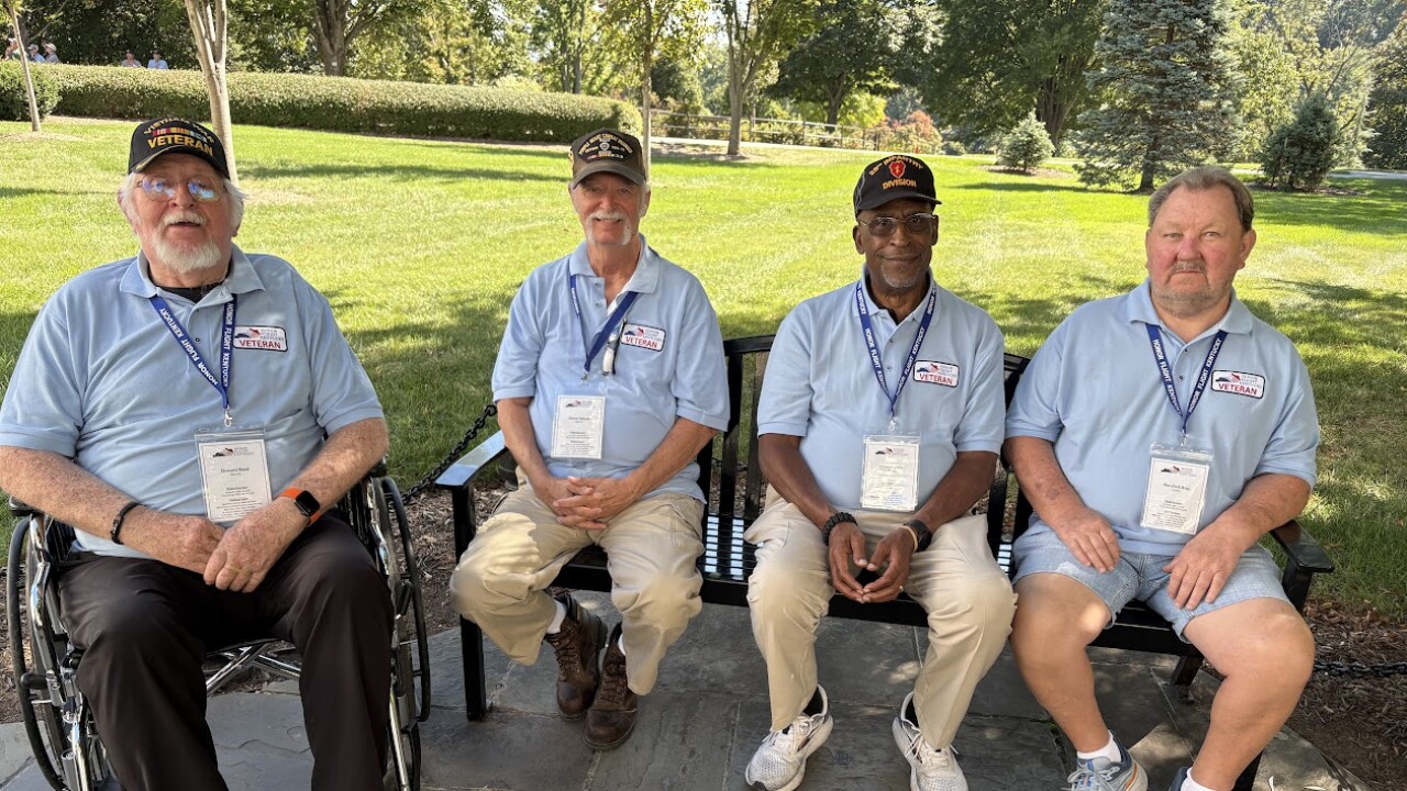 Honor Flight Kentucky at the Tomb of the Unknown Soldier