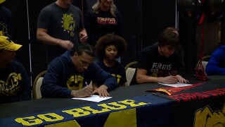 Durral Brooks, Carter Meerman sign NLI