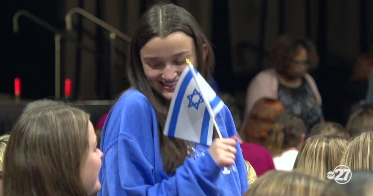 FSU students gather for vigil to remember victims of Israel attacks - Vimarsana News