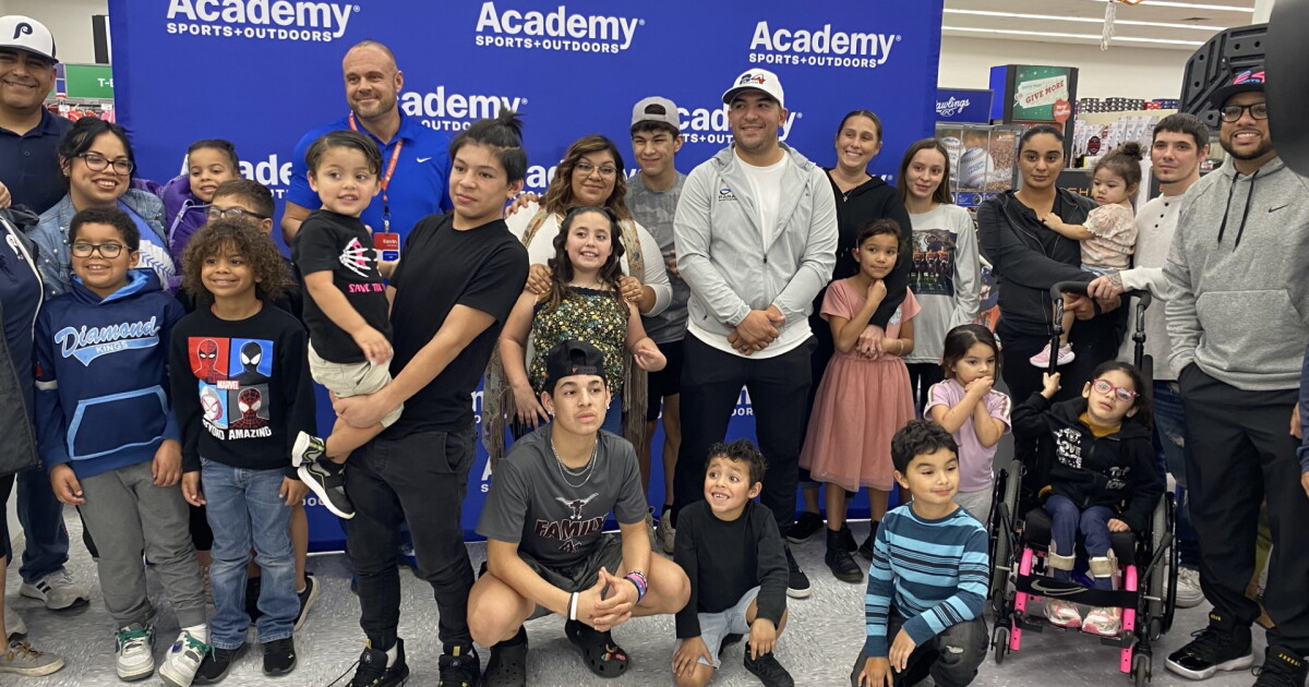 MLB catcher Jose Trevino gives back to his hometown - Vimarsana News