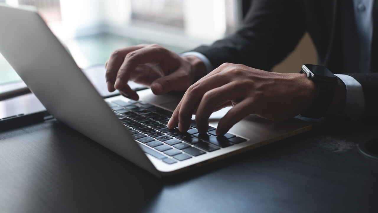 AI Workforce Disruption Drives Consumer Anxiety | E-Commerce Demand Shift 2025