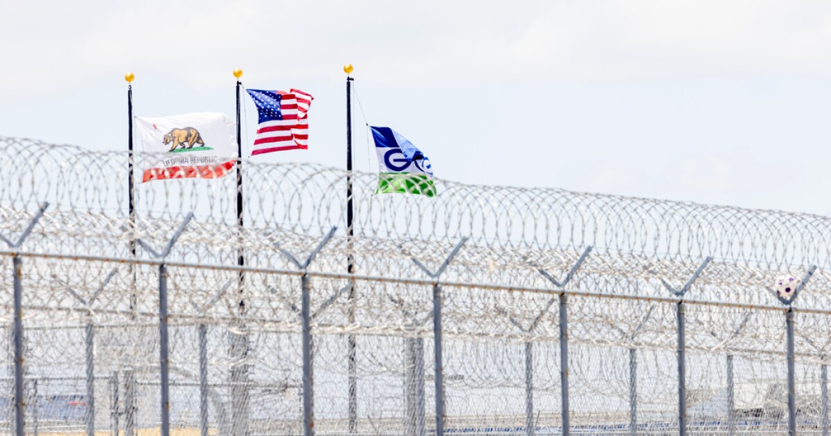 ICE detainee died from COVID-19, autopsy shows