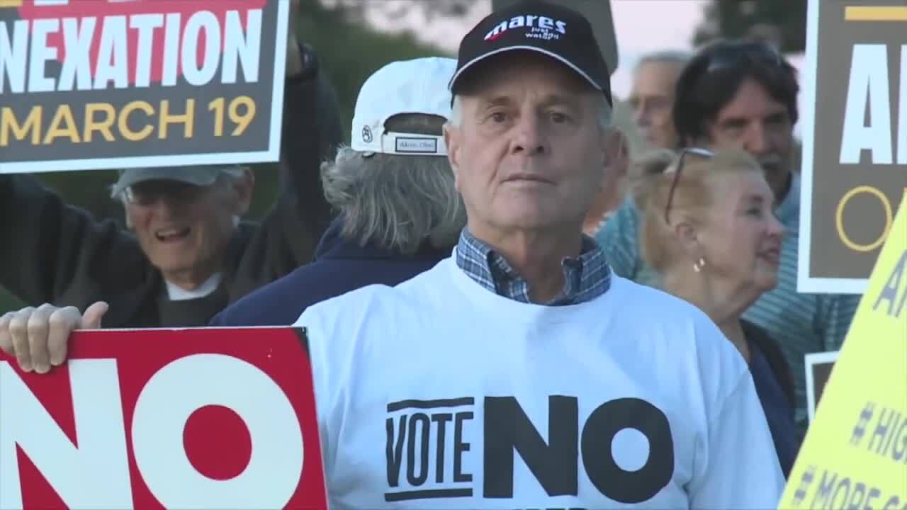 Charlie Hollings said his tenant will get the opportunity to vote for Palm Beach Gardens annexation rather than himself.