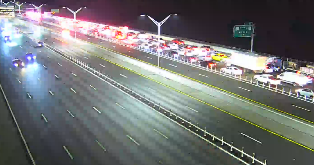 Multi-vehicle crash shuts down 4 lanes on Howard Frankland Bridge: FDOT