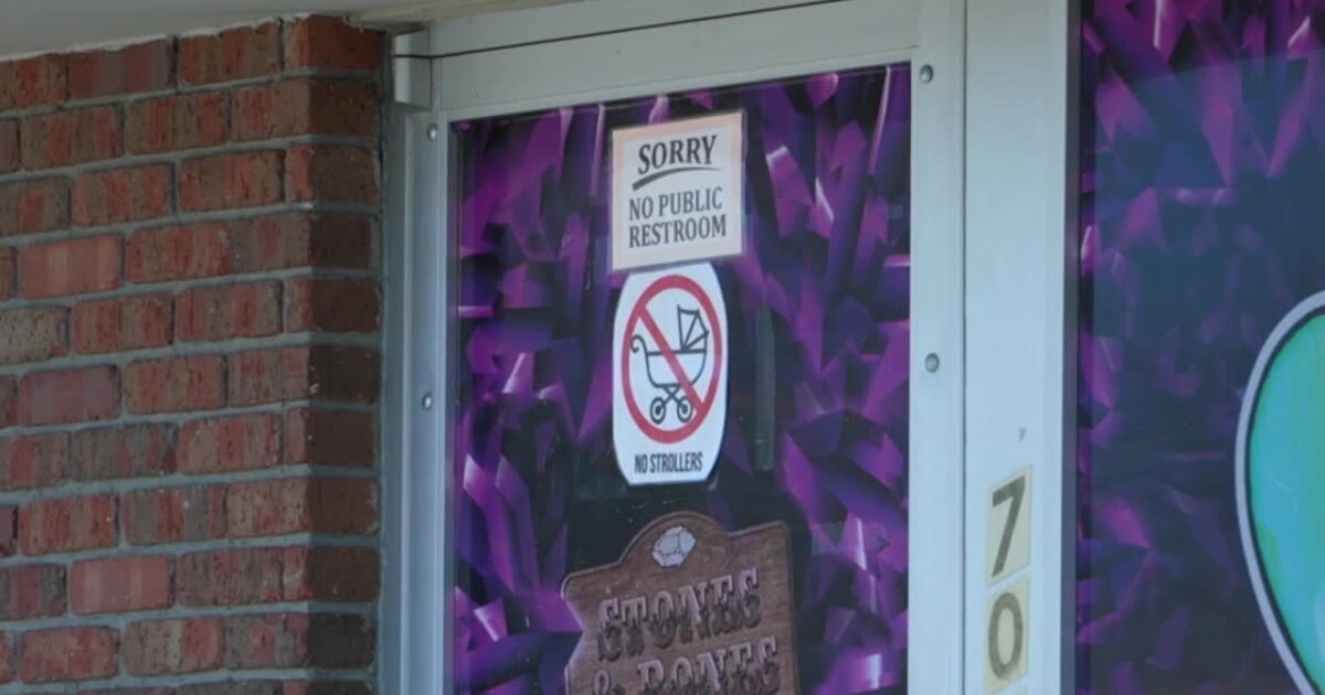 Billings business under fire for 'no-stroller' policy - Vimarsana News
