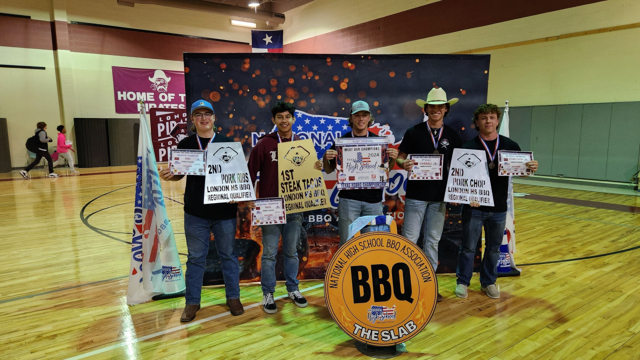 Spivey and teammates.png