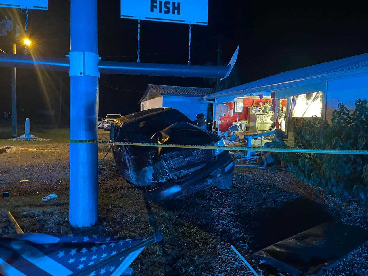 seafood market car crash 81526 pic 3.jpg