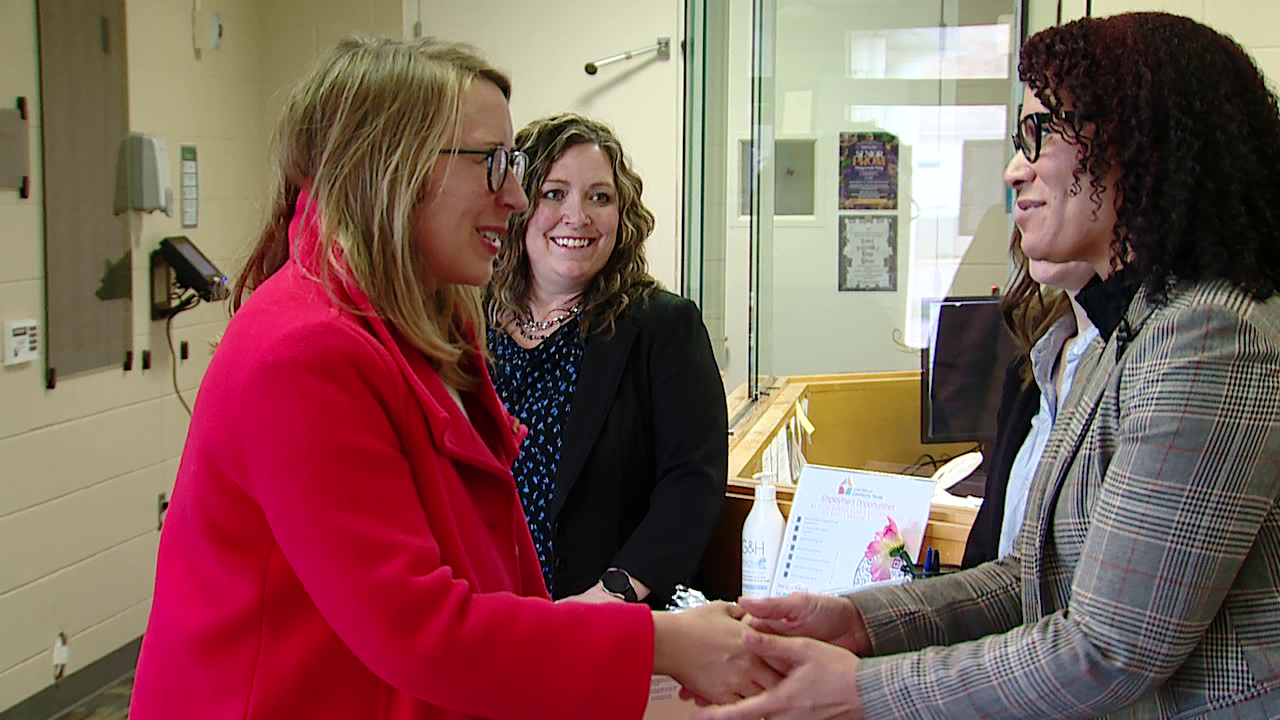 Rep. Scholten tours United Methodist Community House