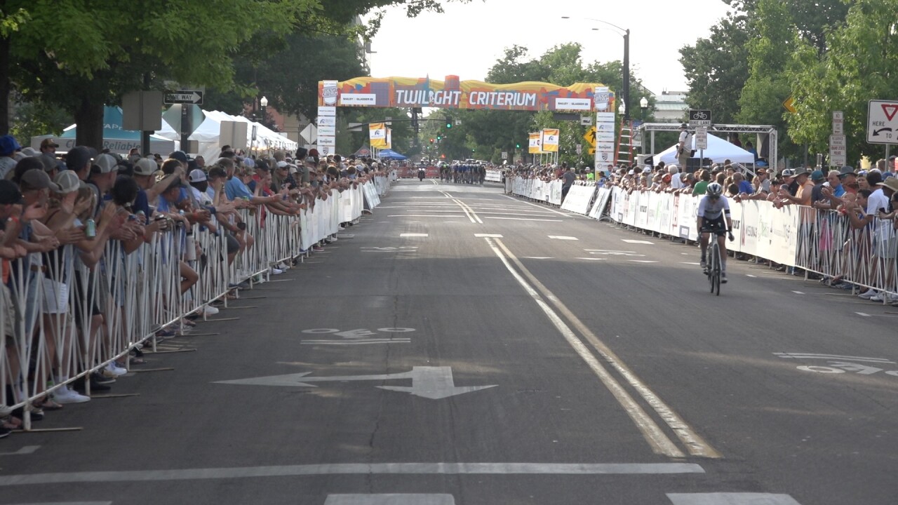 Skylar Schneider opens up a big lead in the final laps