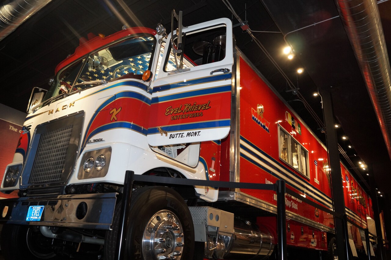 Evel Knievel - Big Mack truck