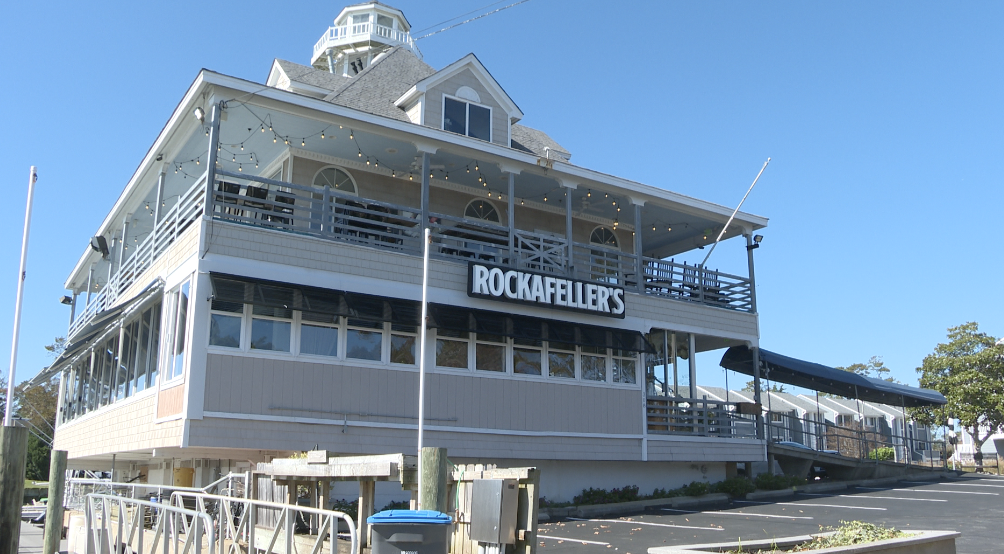 Last call at Rockafeller’s: customers bid goodbye to a beloved VB restaurant