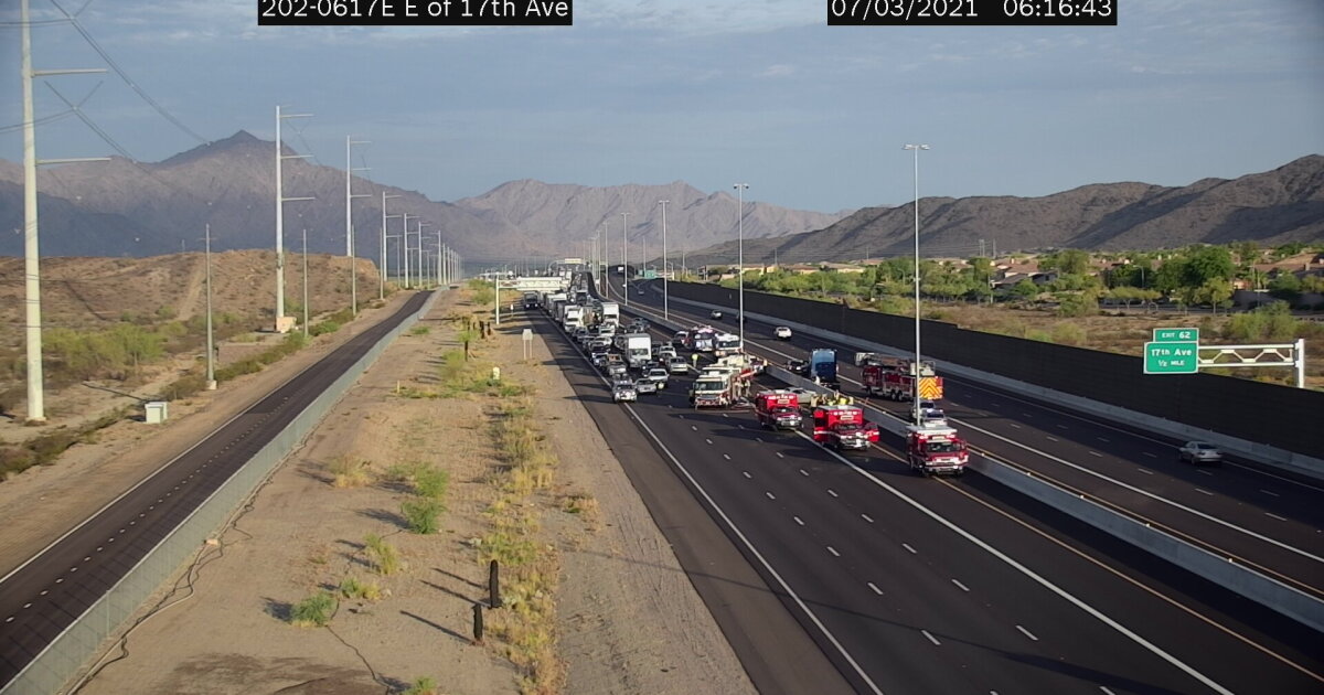 4 hospitalized after crash on Loop 202 (South Mountain)