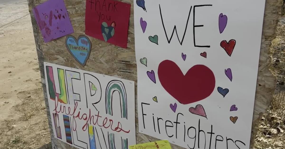 Fillmore residents show support for firefighters after deadly helicopter crash