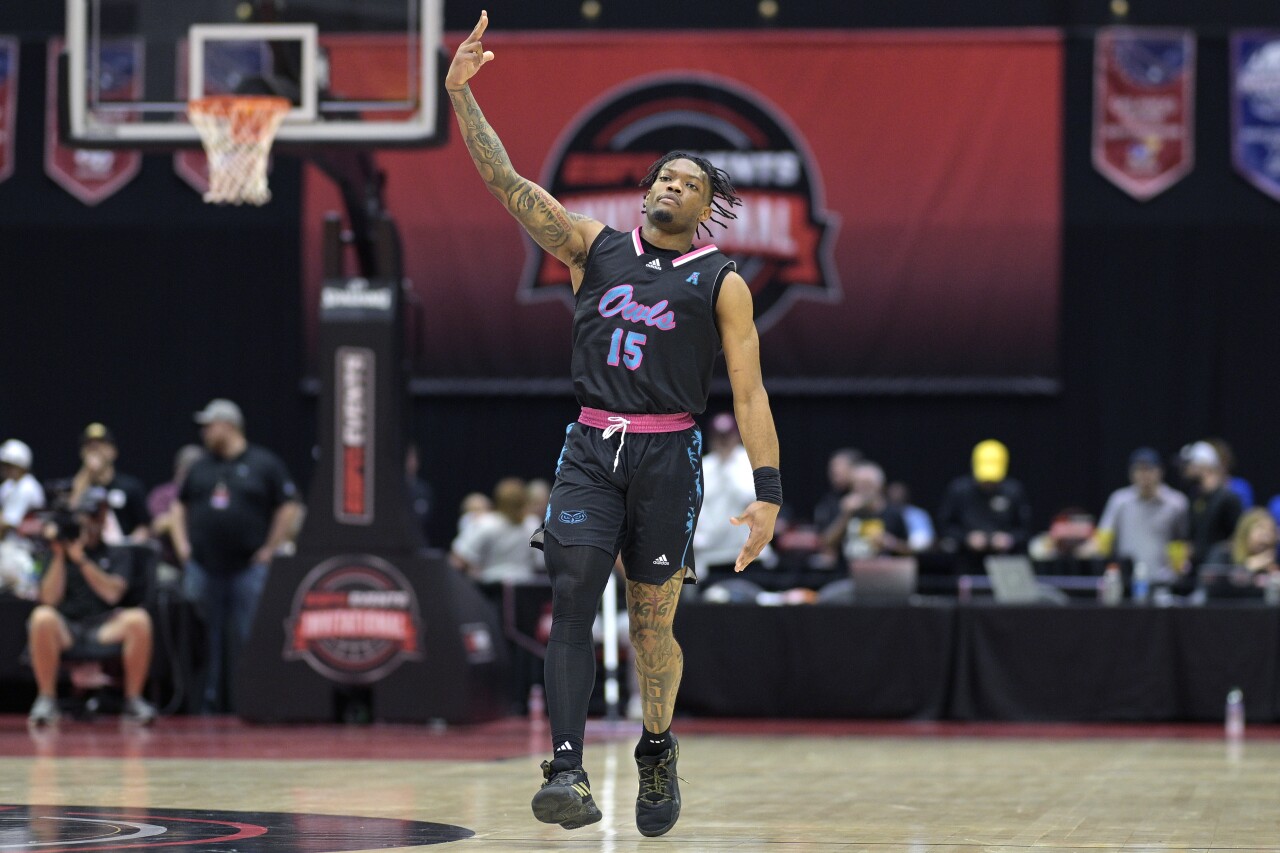 FAU Owls guard Alijah Martin celebrates after 3-point shot during second half of ESPN Events Invitational championship vs. Virginia Tech Hokies, Nov. 26, 2023