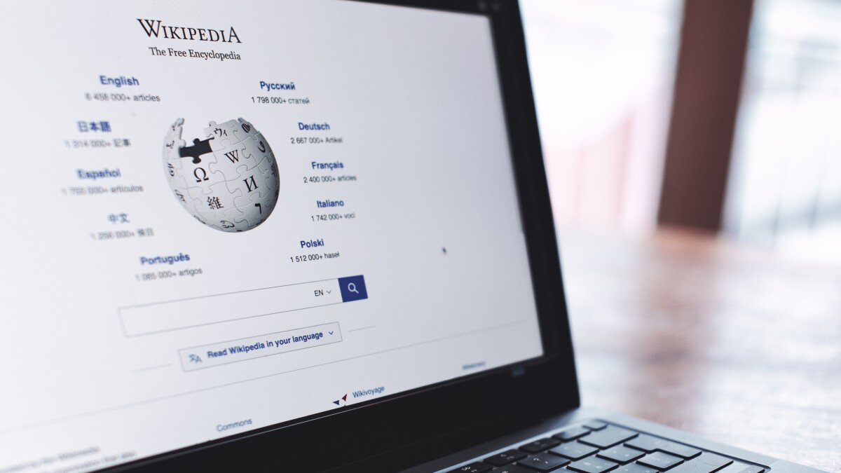 Wikipedia sees decline in visitors as users get accustom to AI