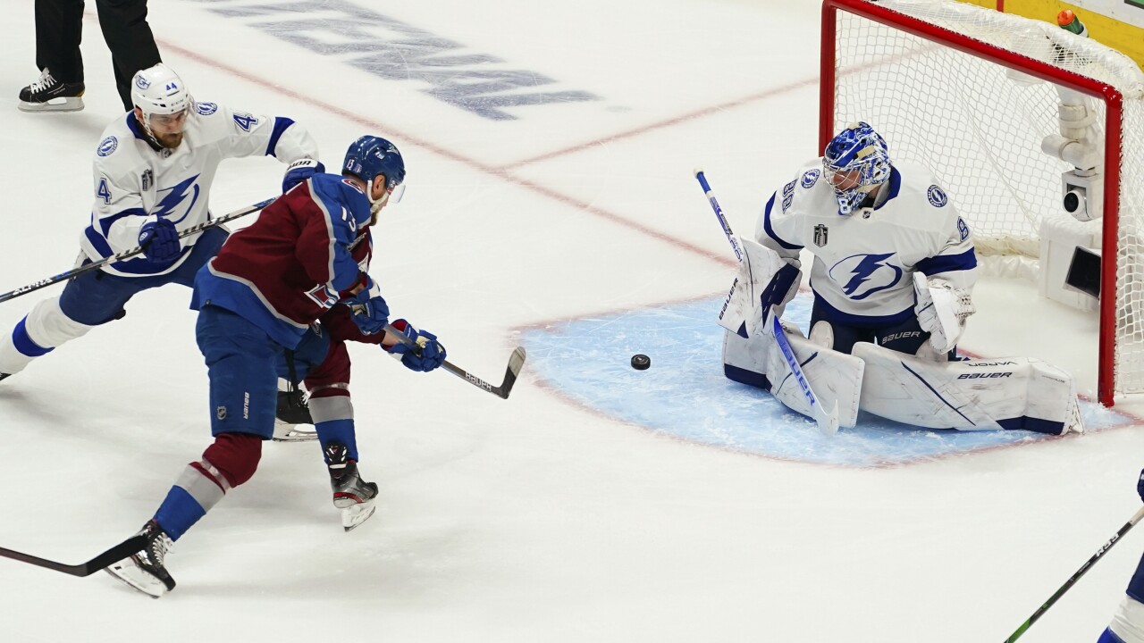 Avalanche demolish Lightning 7-0, take 2-0 series lead