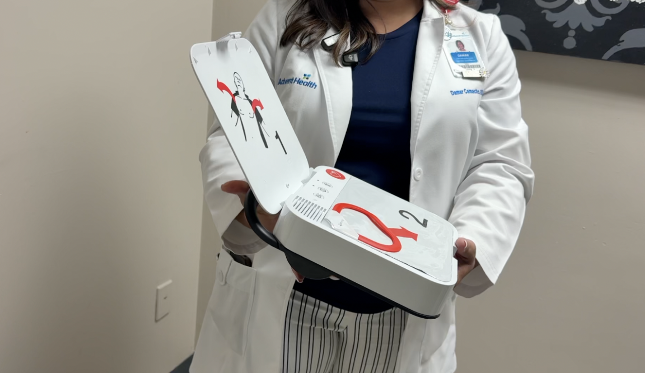 AdventHealth and Pepin Foundation donate AED to Tampa homeless center4.png