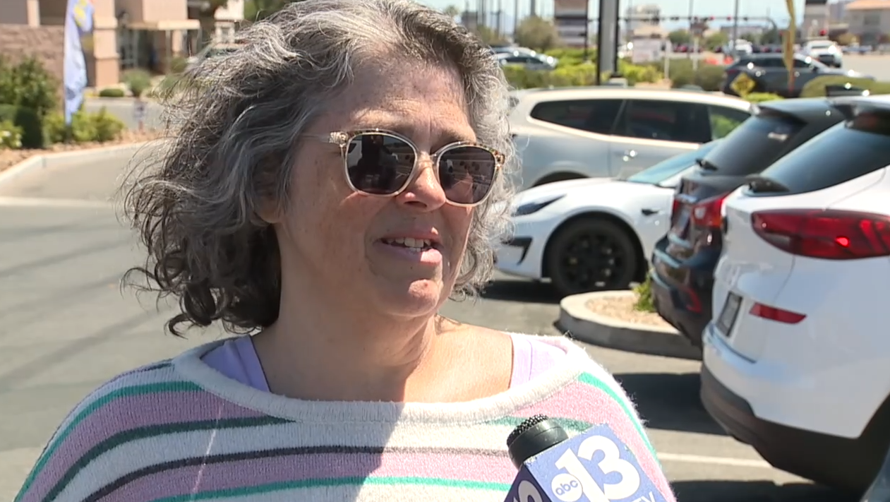 Las Vegas mother struggles after inflatable display damages car during windstorm