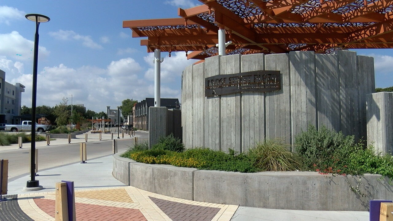 Bridge Street Plaza