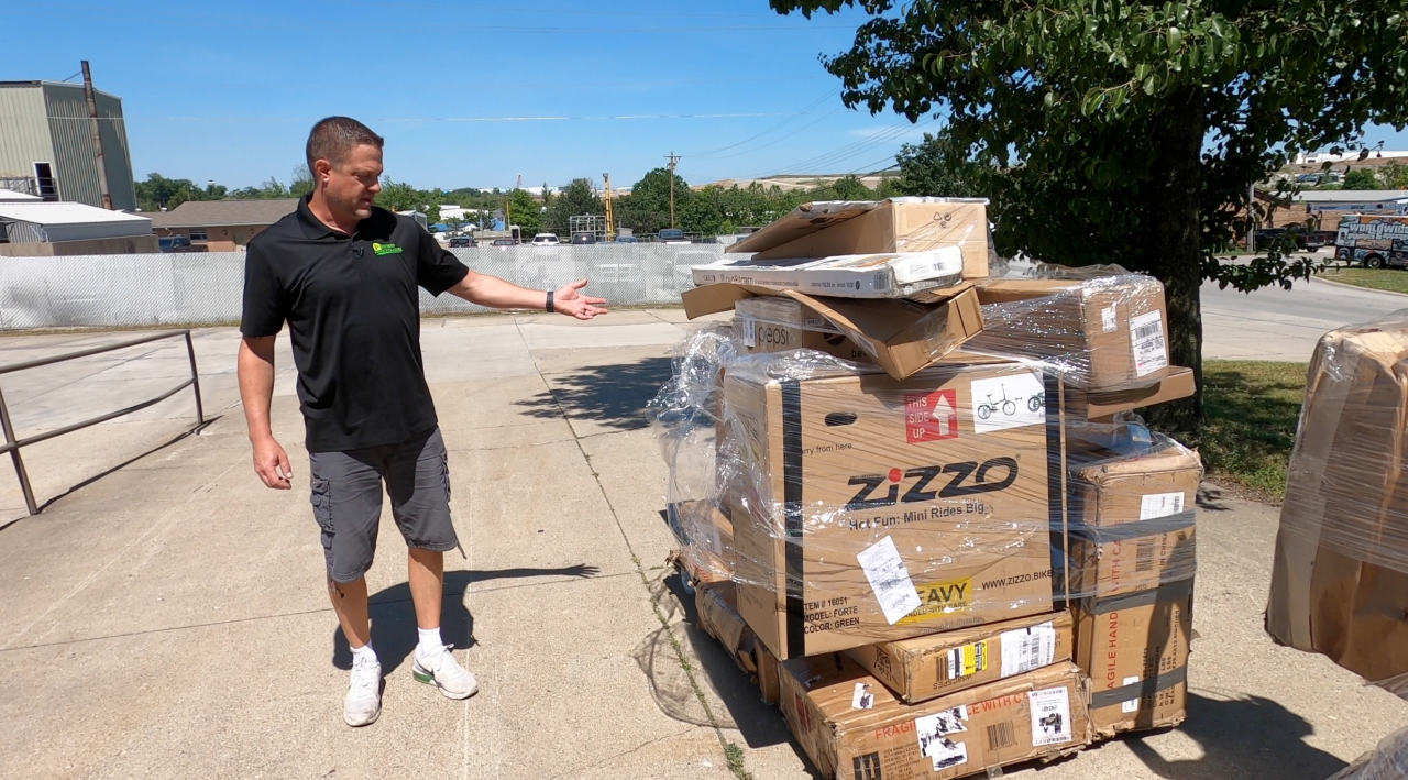 Matt Forman shows Amazon customer returns at his liquidation warehouse in Burlington, KY