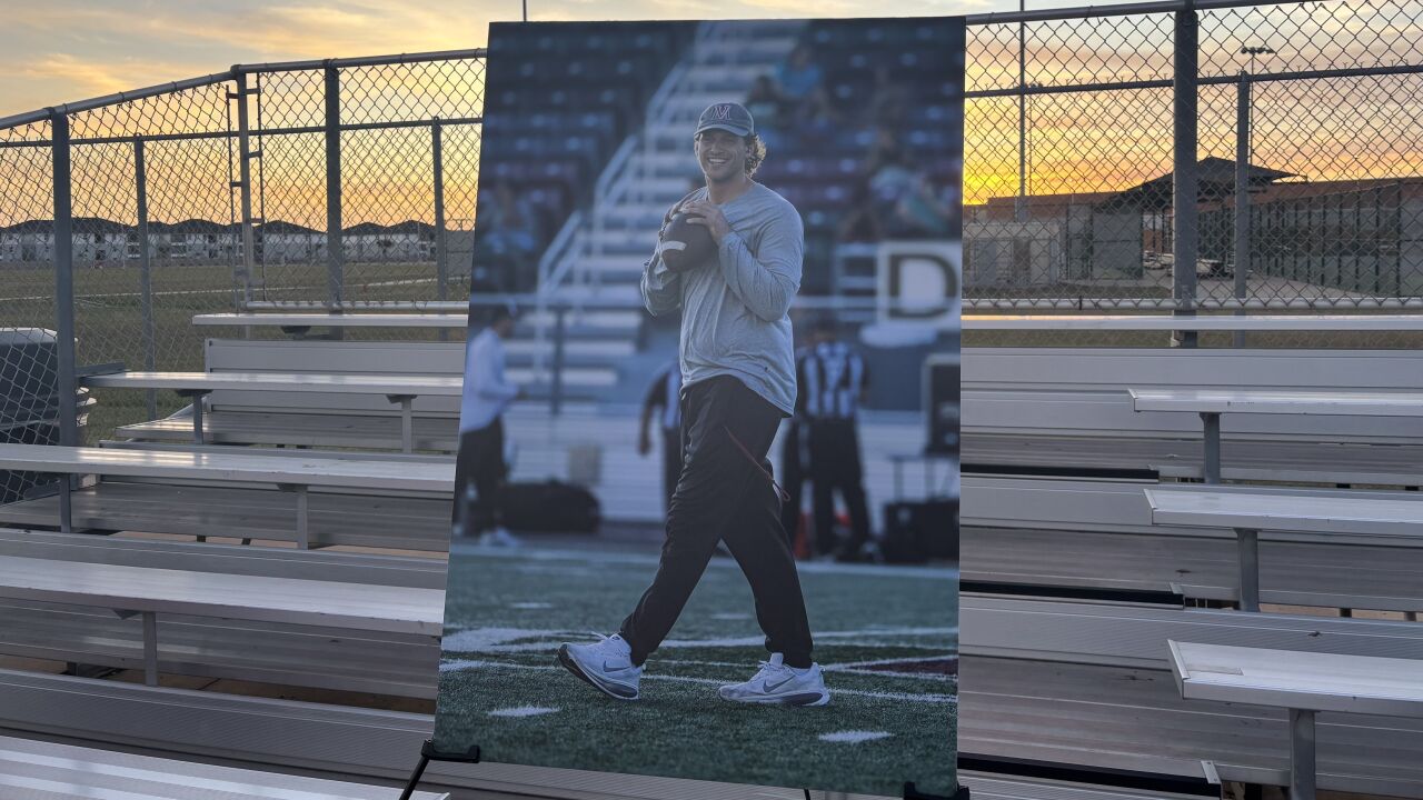 LEYTON HERNANDEZ PHOTO