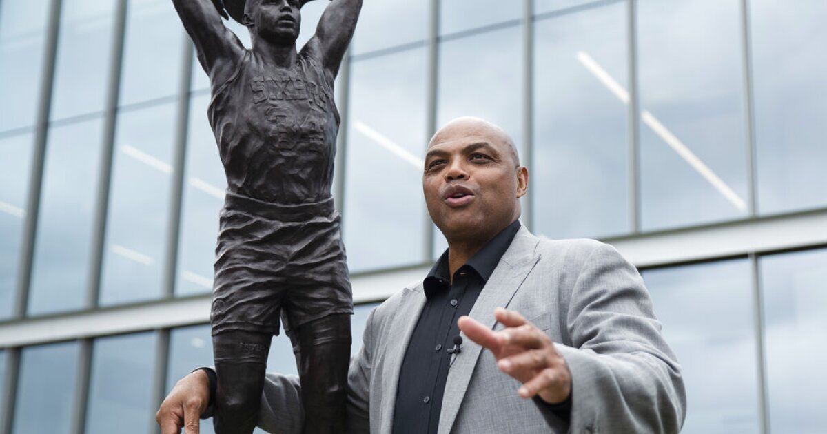 Charles Barkley delivers on million promise to school where 2 students solved Pythagorean Theorem Charles Barkley delivers on million promise to school where 2 students solved Pythagorean Theorem