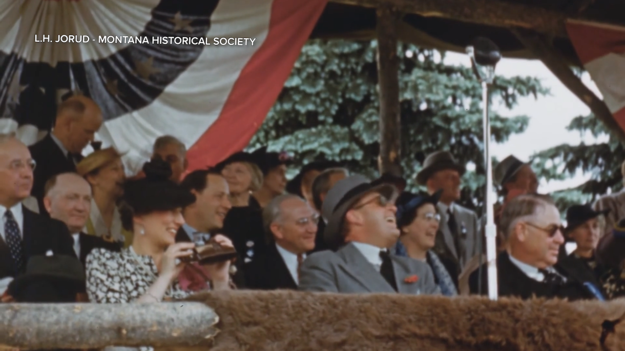 Olav V and his wife Martha enjoying the Vigilante Day Parade